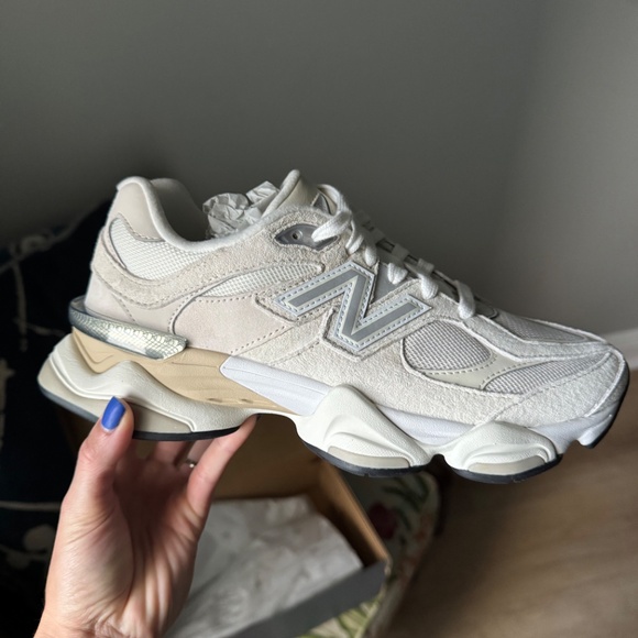New Balance 9060 Seasalt Moonbeam NIB - Picture 10 of 11